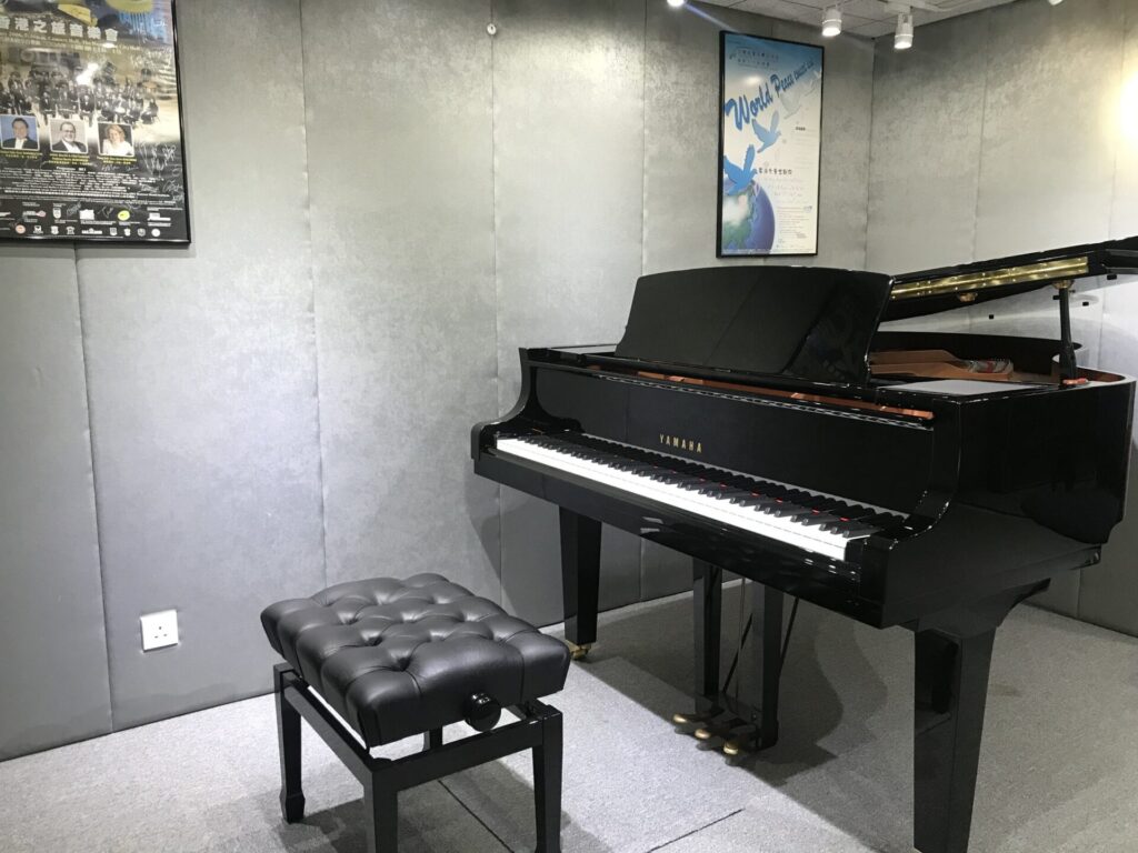 This is the piano and its set-up inside the exam room. It can be used for different purposes.